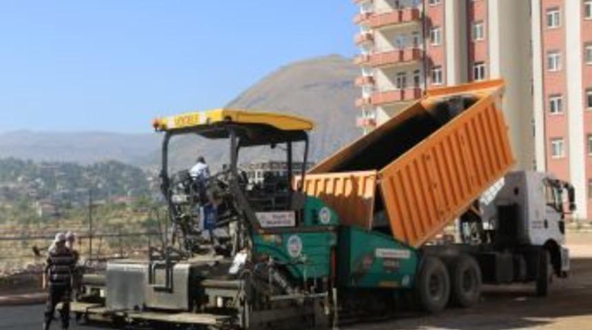 "Mevlana Mahallesi Geniş Ve Modern Yollarla &Ccedil;evrildi"