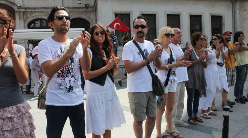 İnsan Zinciri Oluşturmak Isteyen Gruba Polis Engeli