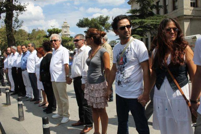 İnsan Zinciri Oluşturmak Isteyen Gruba Polis Engeli