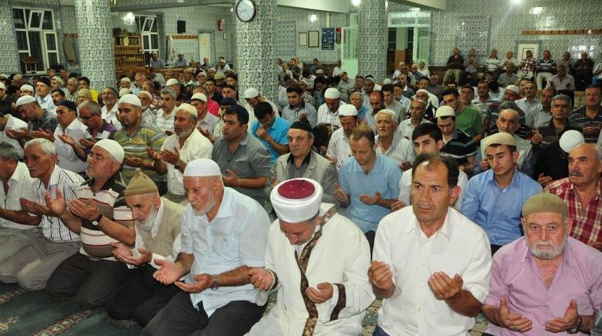 Suriye Ve Mısır&rsquo;daki &Ouml;lenler I&ccedil;in Hatim Indirildi