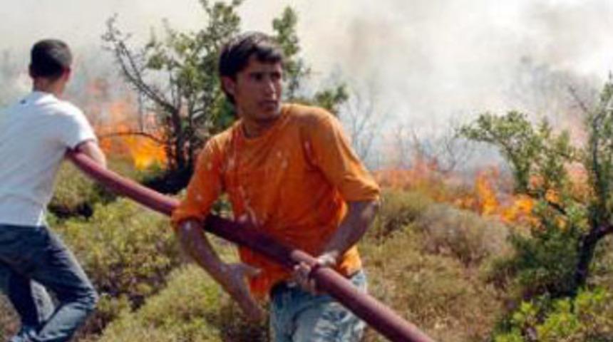 Cenazeyi bırakıp yangına koştular!