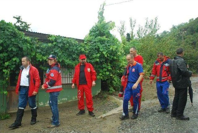 Giresun’da Sel Sularına Kapılan Yaşlı Kadını Arama Çalışmaları Sürüyor