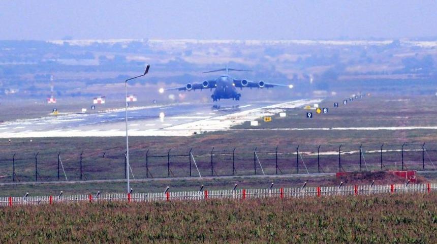 İncirlik'teki Askeri Hareketlilik S&uuml;r&uuml;yor