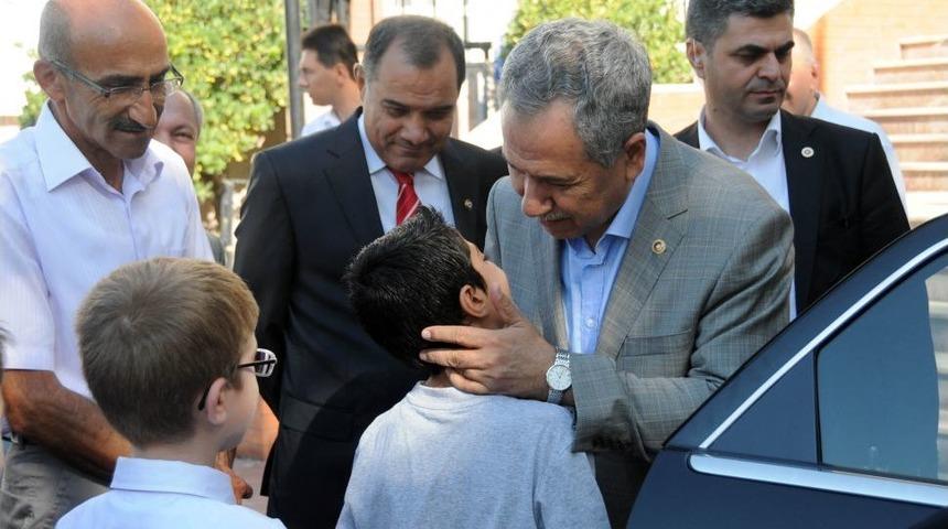 Arın&ccedil;: Suriye&rsquo;de Yaşanan Trajediye D&uuml;nya En Uygun Tepkiyi G&ouml;sterecektir