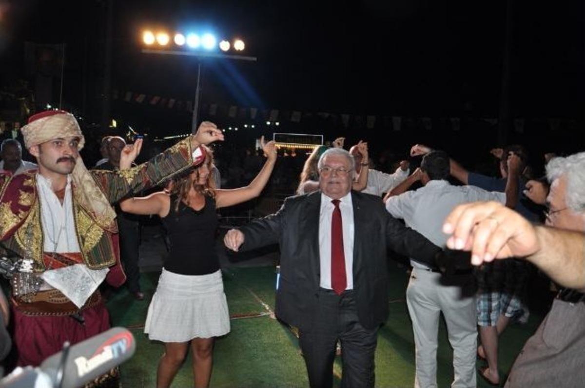 4. Ak&ccedil;ay T&uuml;rk Halk Oyunları Yarışması Yapıldı