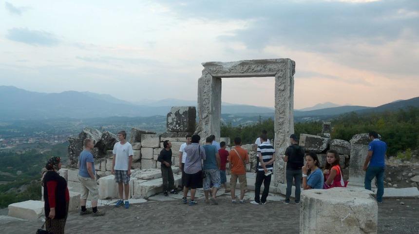 Avrupalı &Ouml;ğrenciler Kibyra Antik Kentini Gezdi