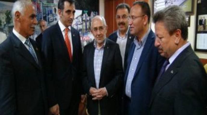 Bozdağ: Tabelalarımızı T&uuml;rk&ccedil;eleştirelim