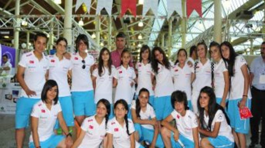 Siirt Kadın Futbol Takımı'nın İstanbul Kampı Sona Erdi