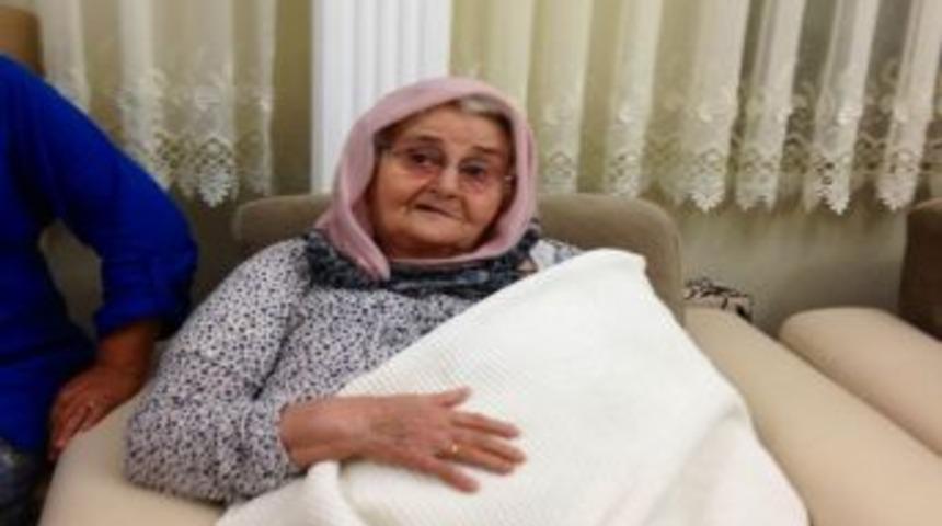 Başbakan Erdoğan, Ey&uuml;p'te Bir Akrabasını Ziyareti