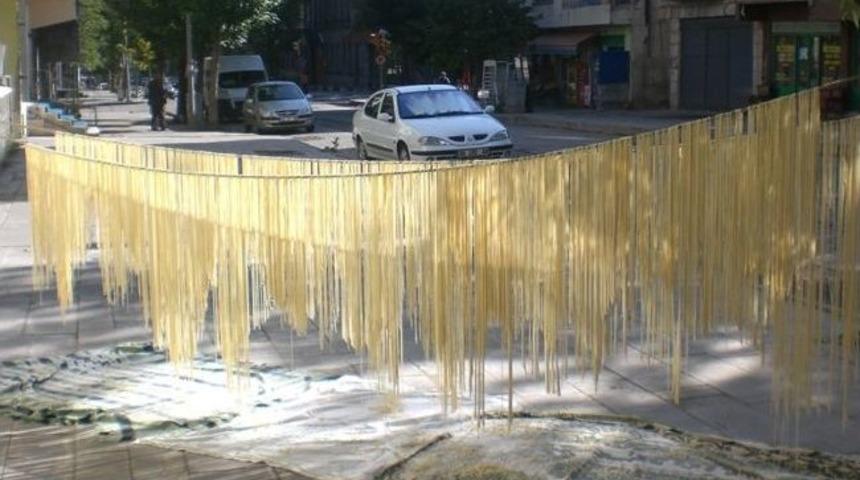 Kışlık Erişteler Tellerde Yerini Aldı