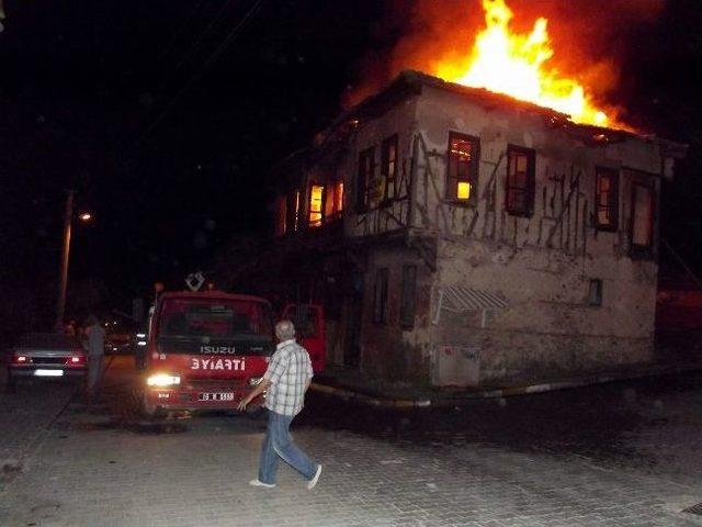 M&uuml;ze Yapılmak İstenen Tarihi Konak Alev Alev Yandı 1