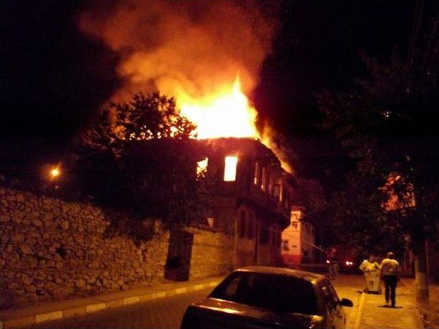 M&uuml;ze Yapılmak İstenen Tarihi Konak Alev Alev Yandı 2