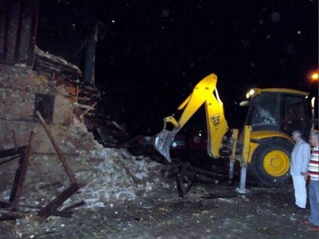 M&uuml;ze Yapılmak İstenen Tarihi Konak Alev Alev Yandı 3