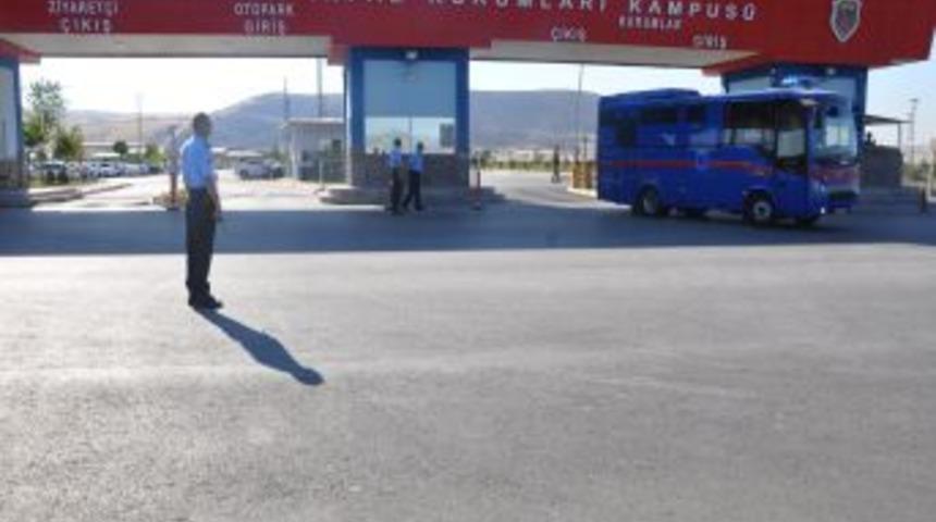 28 Şubat Davasının Tutuklu Sanıkları Cezaevinden &Ccedil;ıktı