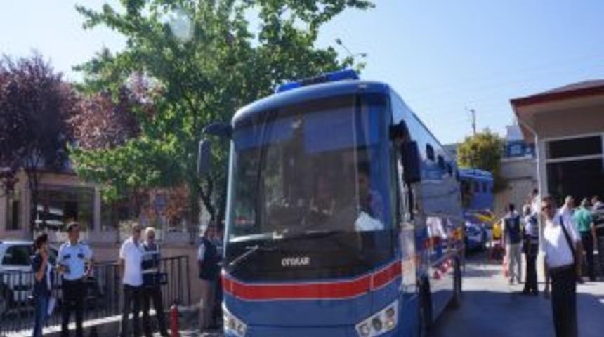 28 Şubat Davasının Tutuklu Sanıkları Adliyeye Getirildi