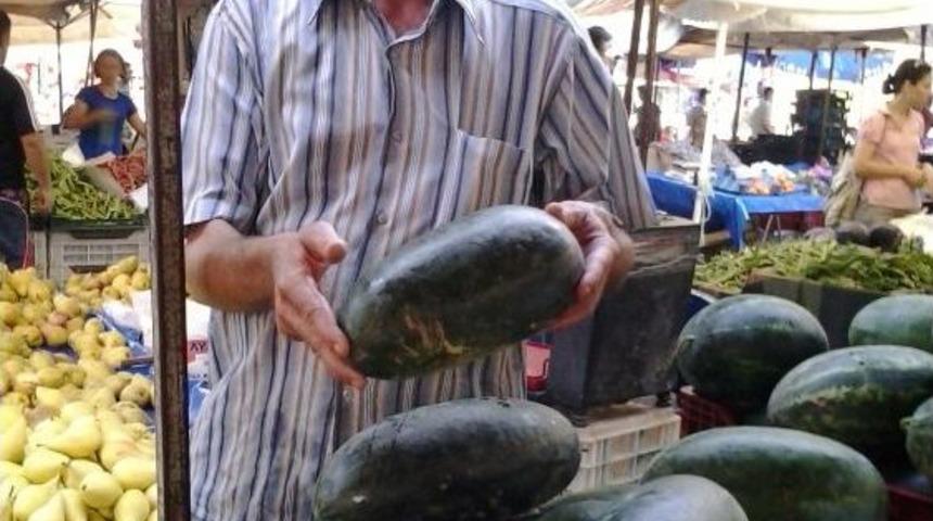Fenni G&uuml;bre Kullanılmadan Yetiştirilen Kirten Karpuzu 1,5 Liradan Alıcı Buluyor