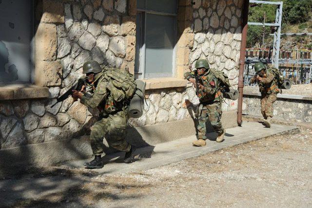 TSK, 'ortak Komando Tatbikatına' Ait Fotoğraflar Yayınladı