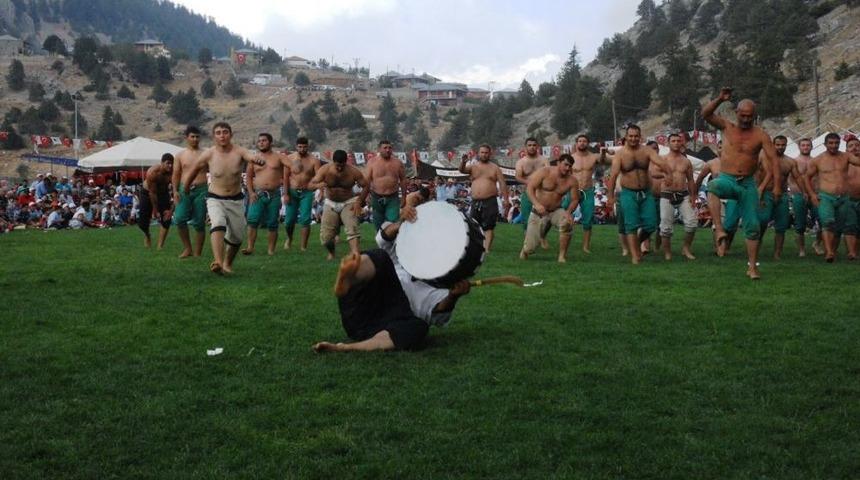 Tarihi Kızıldağ G&uuml;reşleri'ne Rekor Katılım