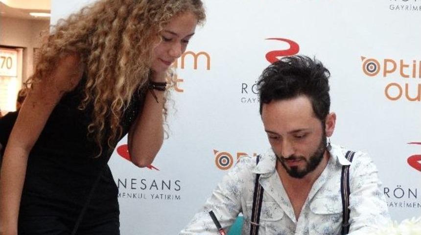 Mabel Matiz&rsquo;e Optimum'daki İmza G&uuml;n&uuml;nde B&uuml;y&uuml;k İlgi