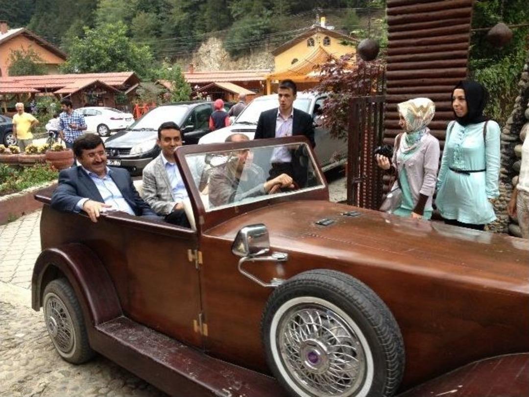 Vali &Ouml;z, Trabzon&rsquo;u Gezerek Tanıyor