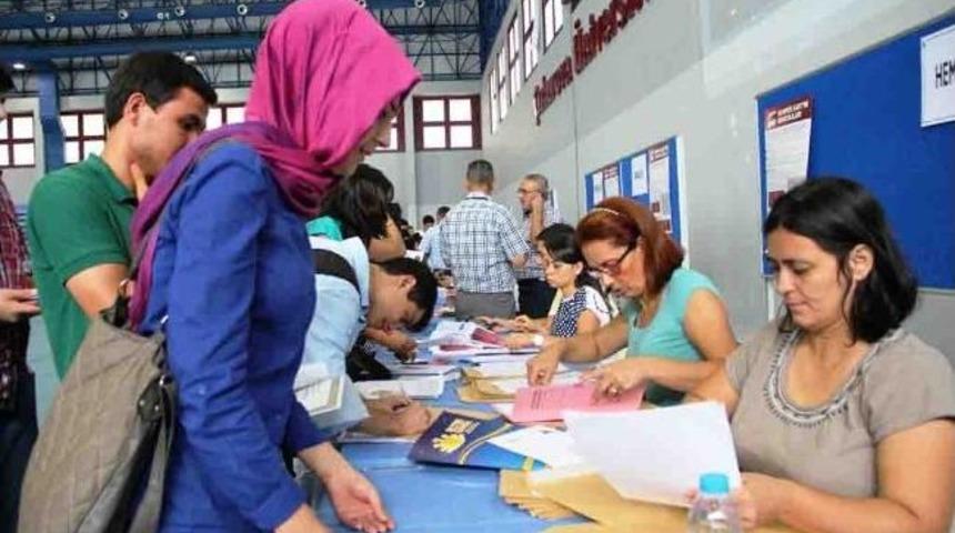 &Ccedil;ukurova &Uuml;niversitesi'nde Kayıt Heyecanı
