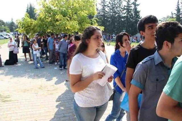 Çukurova Üniversitesi'nde Kayıt Heyecanı