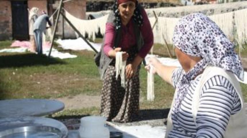 Kars'ta Erişteler Ipe Dizildi