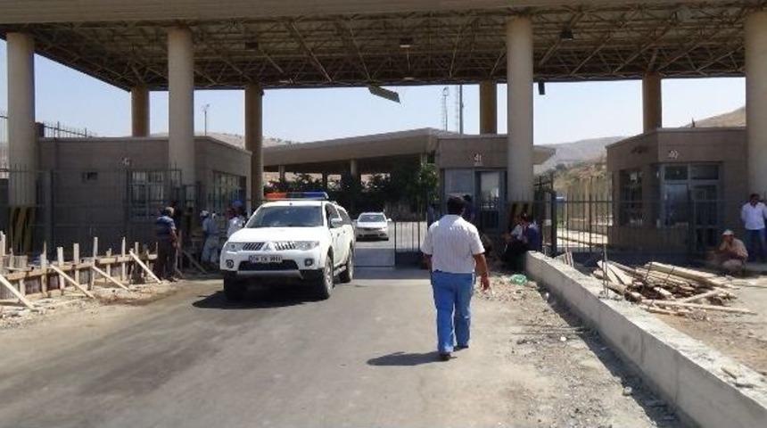 Kbrn Aracı Cilveg&ouml;z&uuml; Sınır Kapısı'ndan Ayrıldı