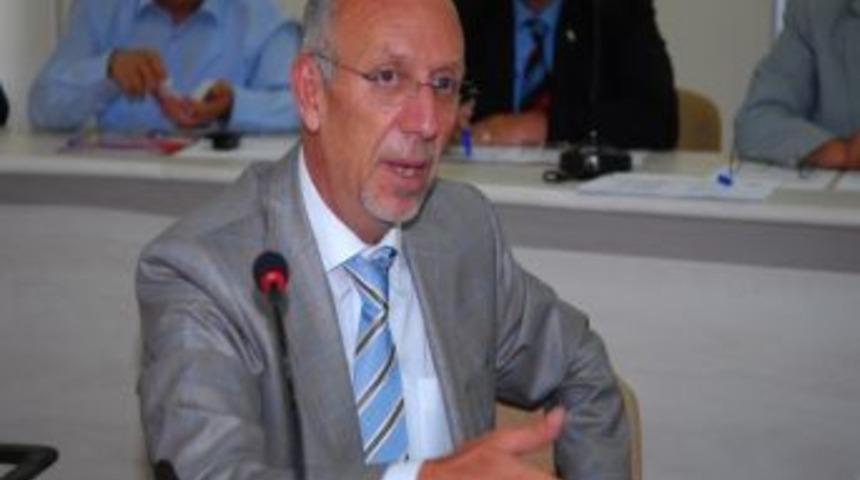 &Ccedil;i&ccedil;ek'in Chp'ye Transferi Dp'yi Kızdırdı