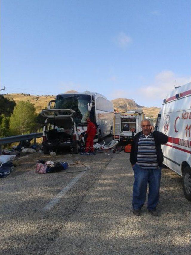 Erzincan da Kaza: 5 &Ouml;l&uuml;, 2 Yaralı 2