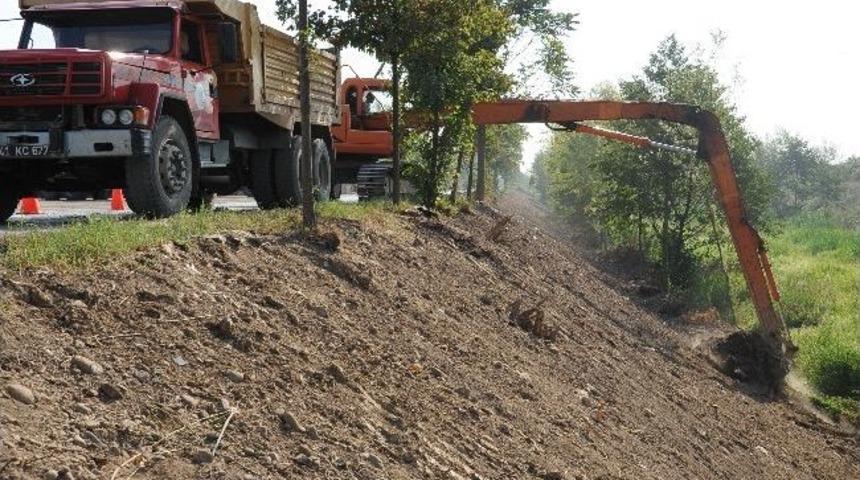 Başiskele&rsquo;de Peyzaj &Ccedil;alışmaları Devam Ediyor