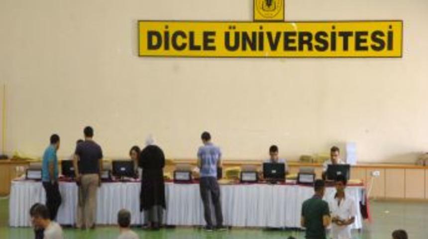 Dicle'nin Yeni &Ouml;ğrencileri Diyarbakır'a Akın Etti