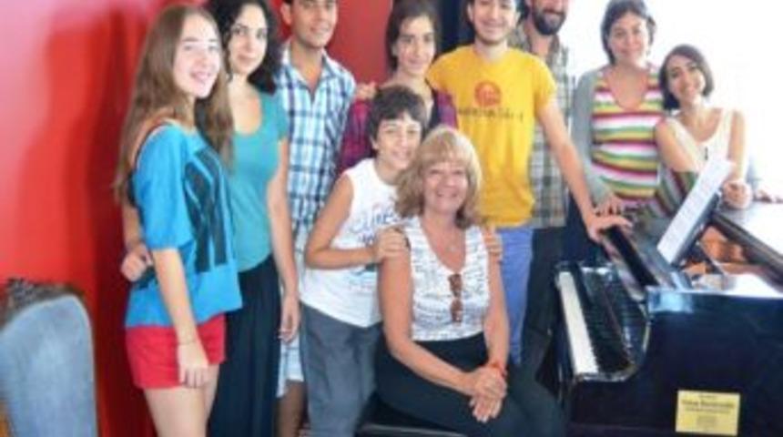 İdil Biret Ayvalık&rsquo;ta Sanatseverlerle Buluşacak