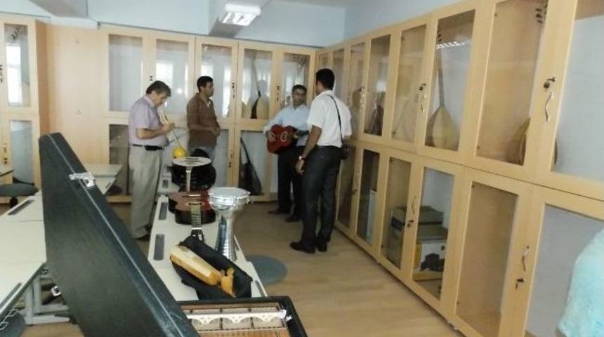 G&ouml;me&ccedil;&rsquo;te M&uuml;zik Sınıfı A&ccedil;ıldı