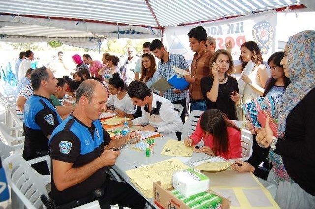 &Uuml;niversiteye Kayıtlarda Polis-&ouml;ğrenci İlişkisi Gelişiyor 1