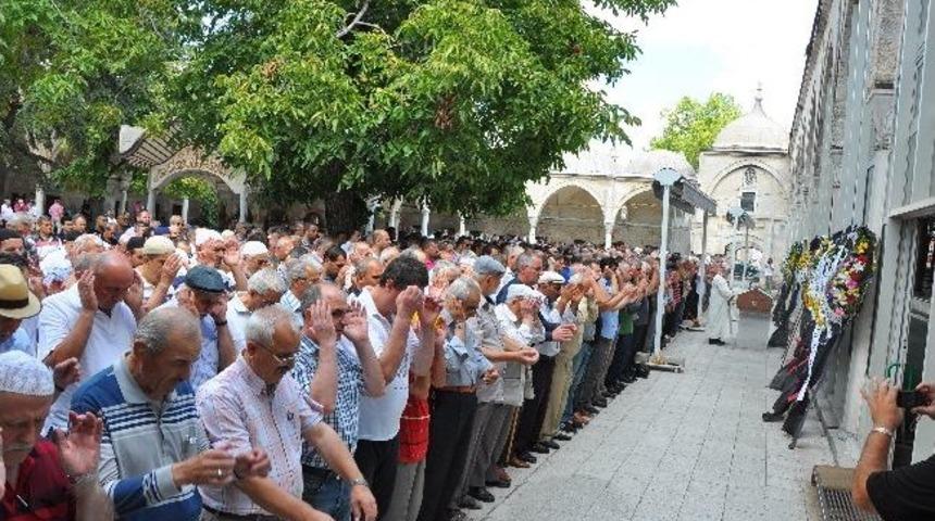Uzunerden Toprağa Verildi