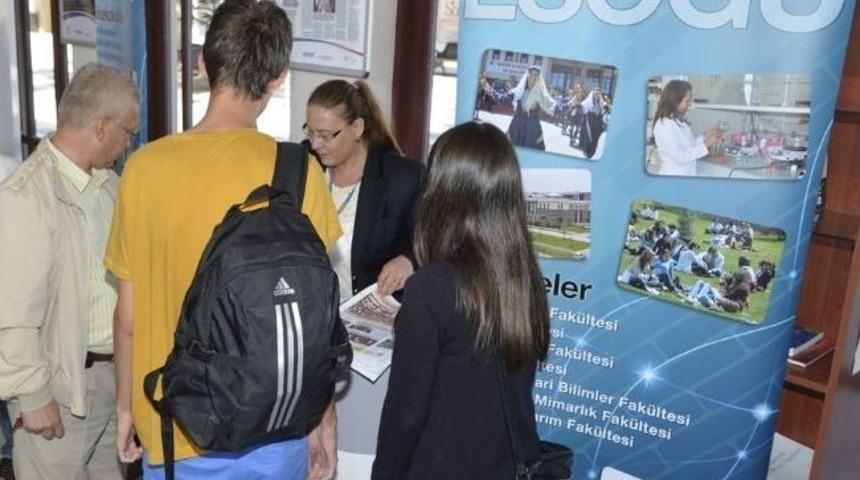 Esog&uuml;&rsquo;den Otogar Ve Tren Garında Kayıt Danışma Masaları