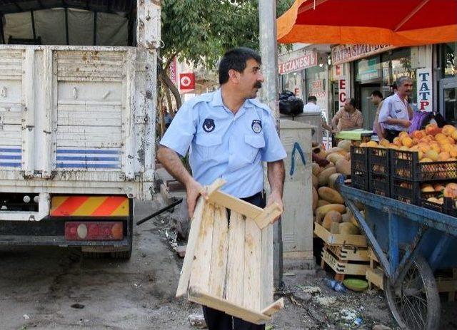 Silvan'da Esnaf Seyyar Satıcılardan Şikayetçi