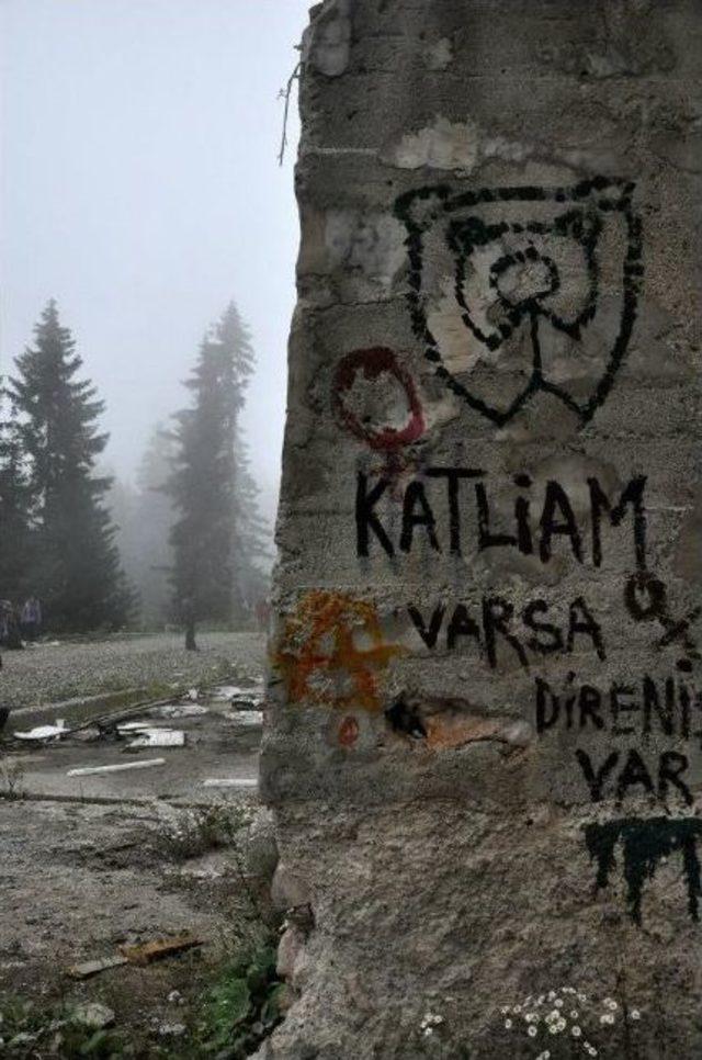 Aktivistler Artvin’de Cerrattepe’yi Boyadı