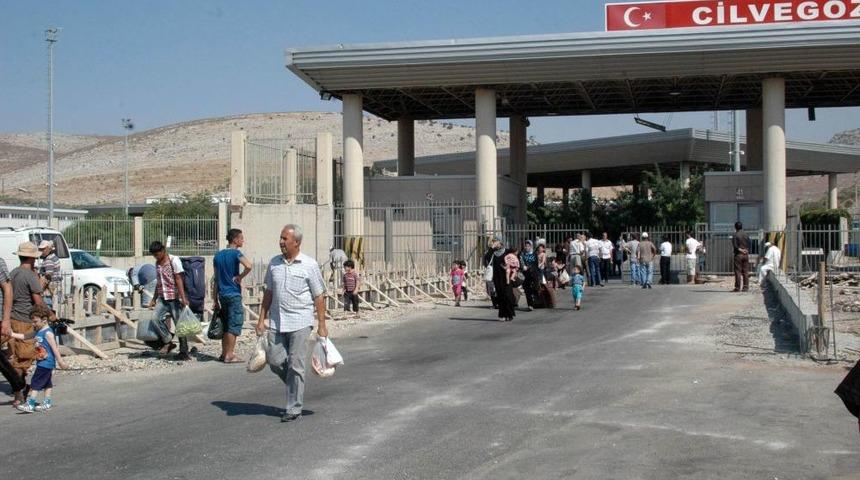 Bir Haftada Suriye'den 9 Bin 400 Kişi T&uuml;rkiye'ye Ge&ccedil;ti