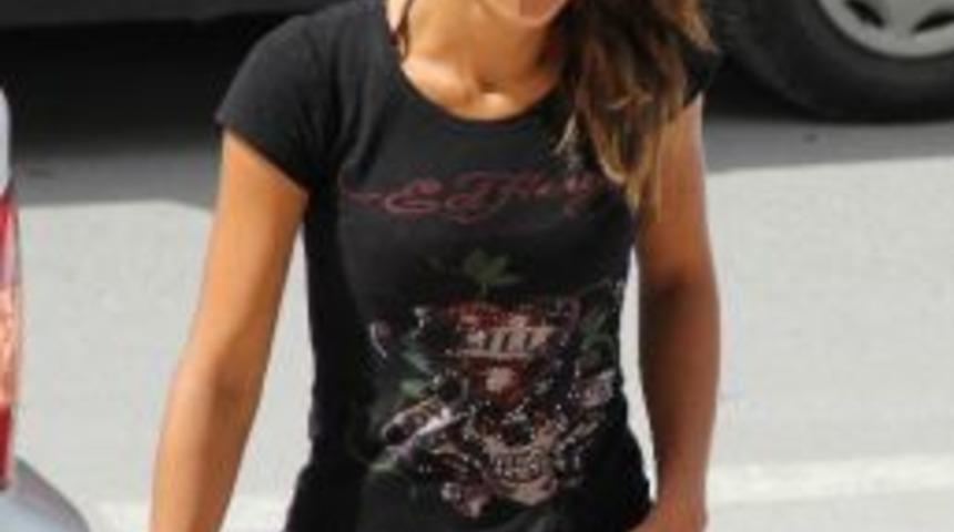 Hırsızlık Su&ccedil;undan Aranan Gen&ccedil; Kız Yakalandı