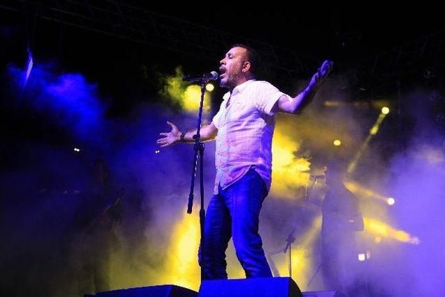 Karabağlar dan D&uuml;nyaya "barış" Mesajları 1