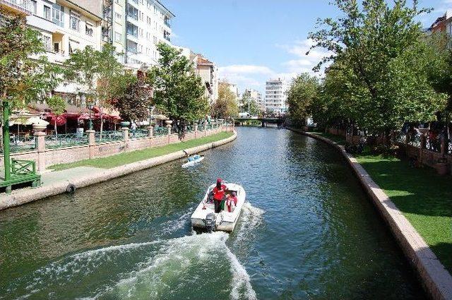 Eskişehir&rsquo;de Kano Yarışması 1