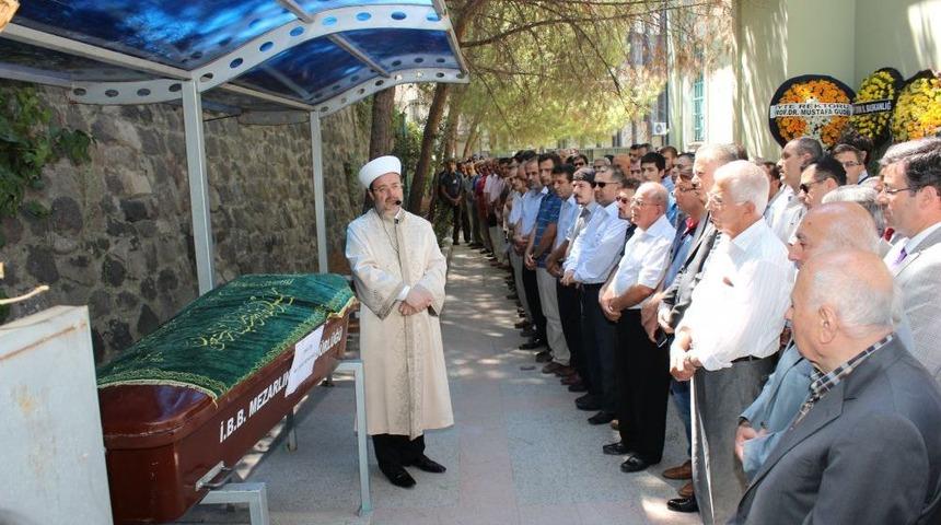 Diyanet İşleri Başkanı G&ouml;rmez, Hocasını Son Yolculuğuna Uğurladı