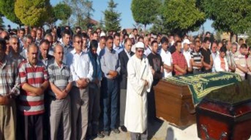 Evde &Ccedil;ıkan Yangında Zehirlenen 2 &Ccedil;ocuk Toprağa Verildi