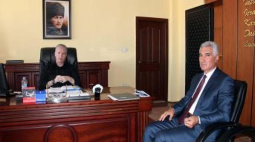 Şarkışla Mal M&uuml;d&uuml;r&uuml; Arslan'dan Kaymakam G&uuml;l'e Ziyaret