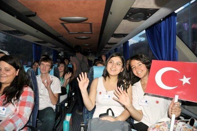 50 &Ouml;ğrenci Kosova-makedonya Turu İ&ccedil;in Hareket Etti 1