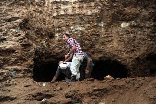 Samsun&rsquo;da Tarihi Mezar Kalıntıları Bulundu 1