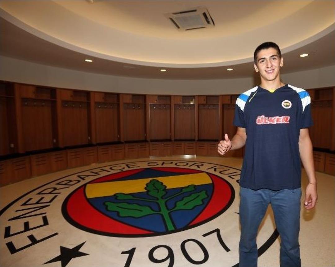 Fenerbah&ccedil;e &Uuml;lker&rsquo;den 3 Transfer Daha