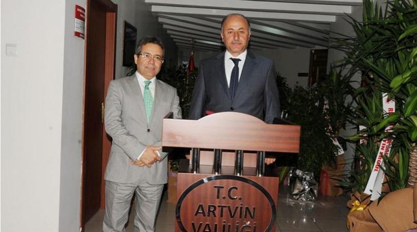 Ardahan Valisi Azizoğlu'ndan Artvin Valisi Cirit'e Ziyaret